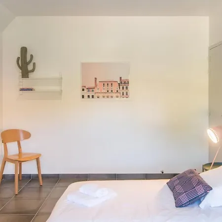 Plein Sud Avec Jacuzzi Privatif Et Parking Prive Sarlat-la-Canéda